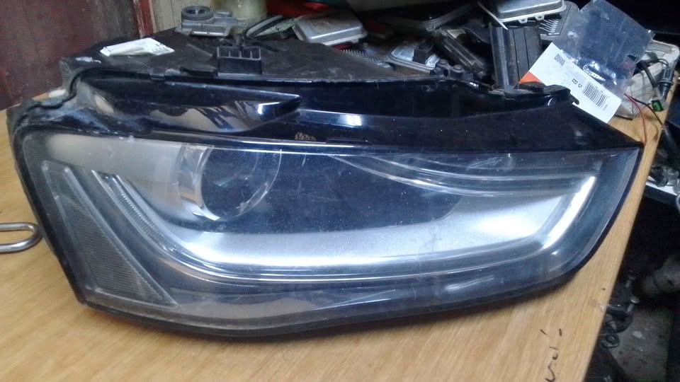 Audi A4 B8 HEADLIGHT - Private Seller Audi A4 B8 HEADLIGHT - Private Seller