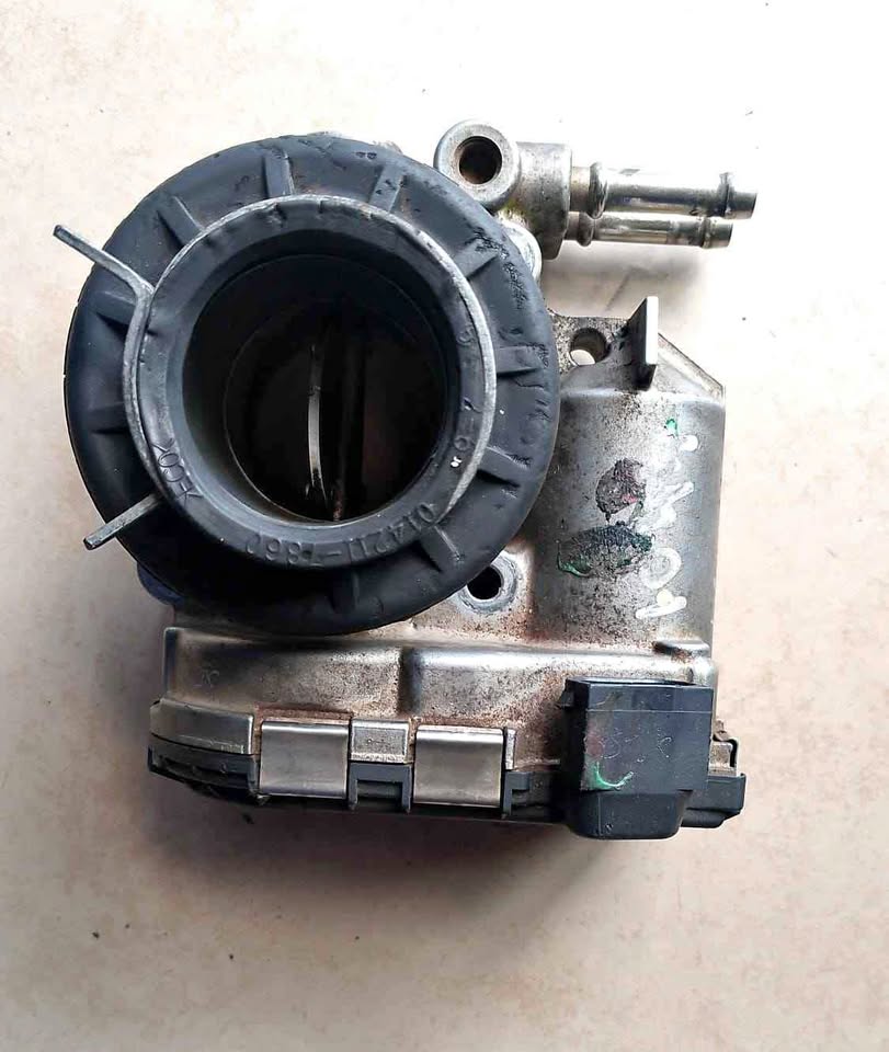 Toyota Yaris throttle body