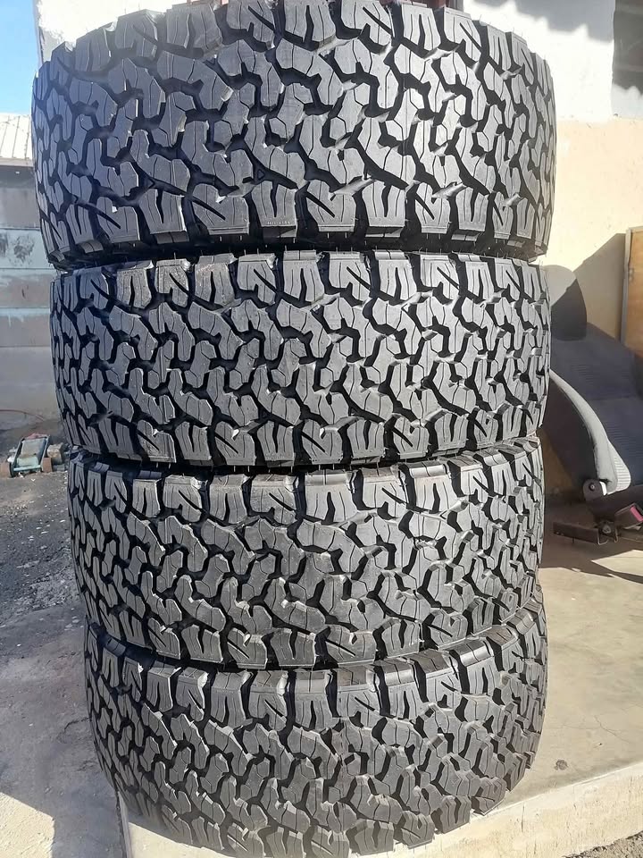 265 60 18 BF Goodrich Ko2 (NEW TYRES)