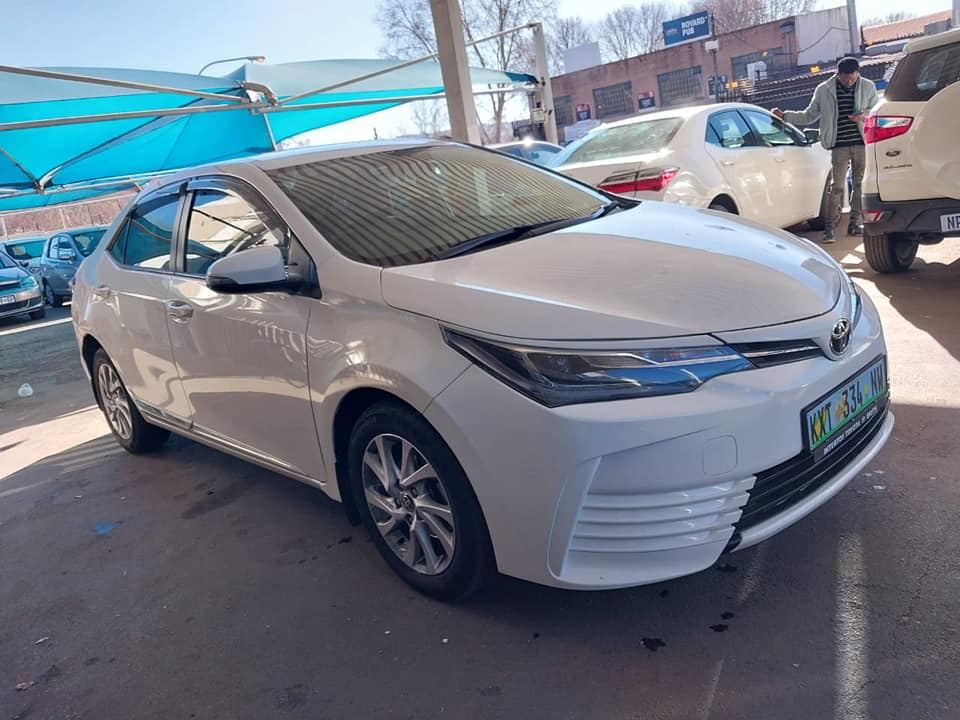2023 TOYOTA COROLLA PRESTIGE 1.8 22 000KM WHITE COLOR AUTOMATIC PETROL