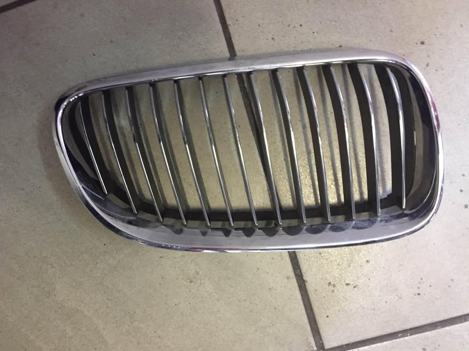 BMW E60 grill for sell in good condition nice and clean - Private Seller BMW E60 grill for sell in good condition nice and clean - Private Seller