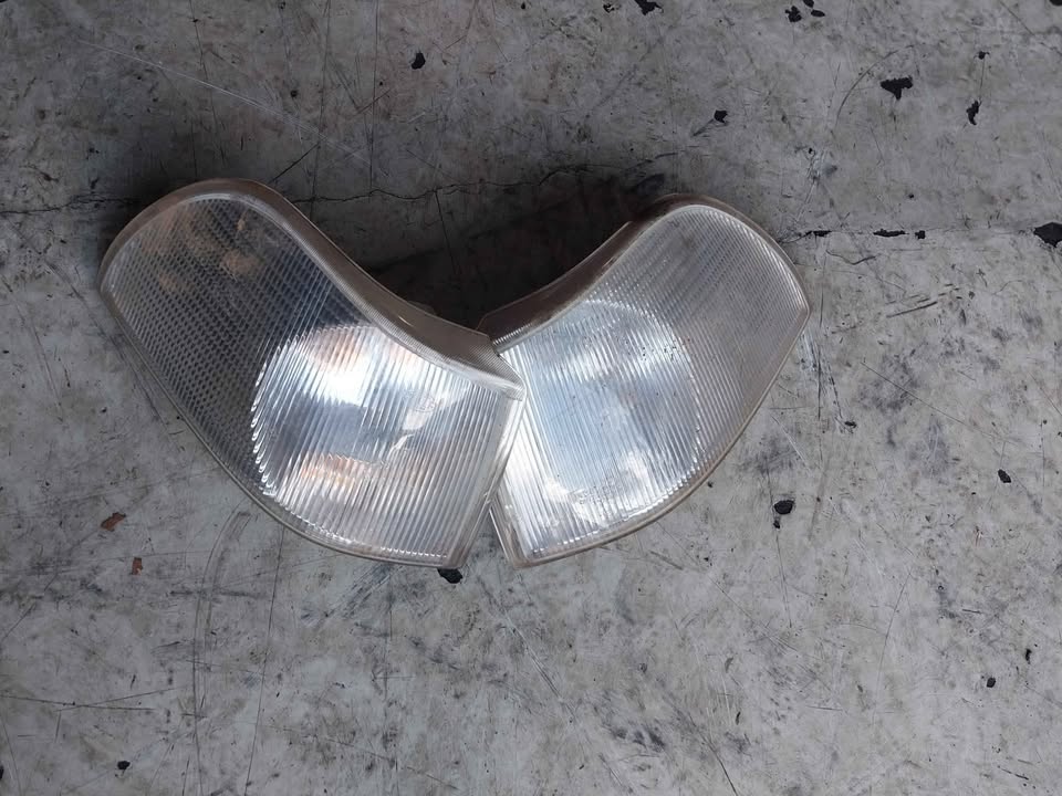 Volvo C70 2002 indicator lights for sale - Private Seller Volvo C70 2002 indicator lights for sale - Private Seller