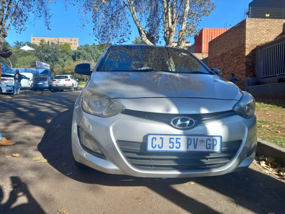 2013 Hyundai i20 1.2 Petrol, Manual, Silver,