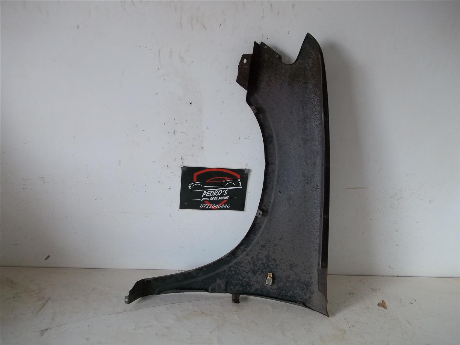 Isuzu KB '94-'04 right fender - Private Seller