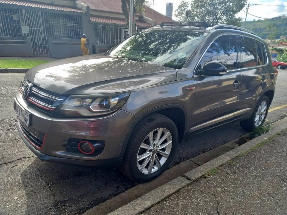 2012 VW TIGUAN 2.0TDI Diesel, Automatic 4X4, Grey Color, Mileage  SUNROOF,