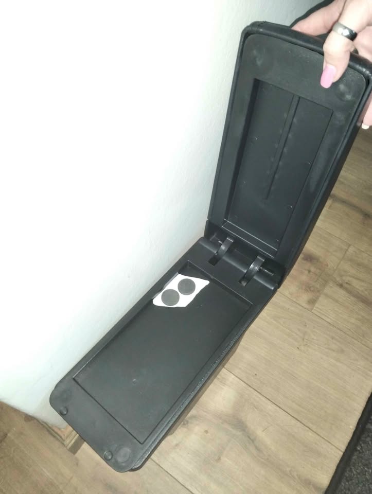 Centre Console for a Suzuki Jimny Gen 4 - Private Seller