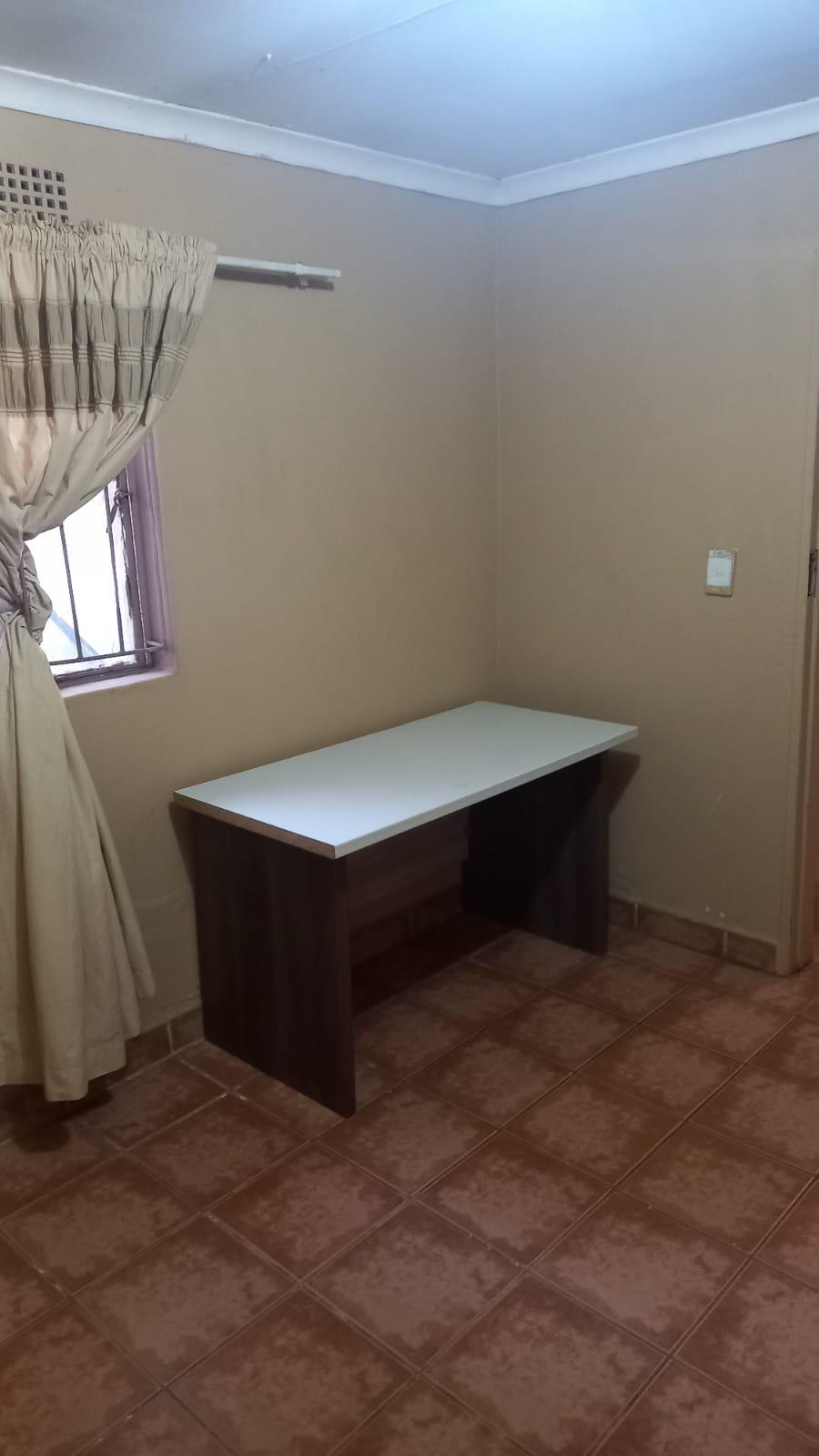 Mondeor, Johannesburg South, cottage, 1bed, 1bath, for rent. Junk Mail