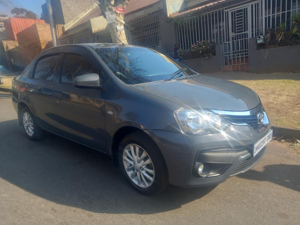 2018 TOYOTA ETIOS SEDAN 1.5 SPRINT PETROL ENGINE, MANUAL, MILEAGE 83000KM, GREY COLOR