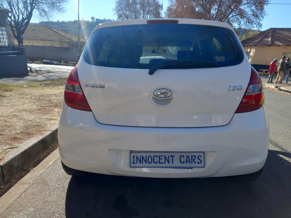 2013  HYUNDAI i20 1.6 ENGINE PETROL, MANUAL, WHITE COLOR, MILEAGE 79000KMS