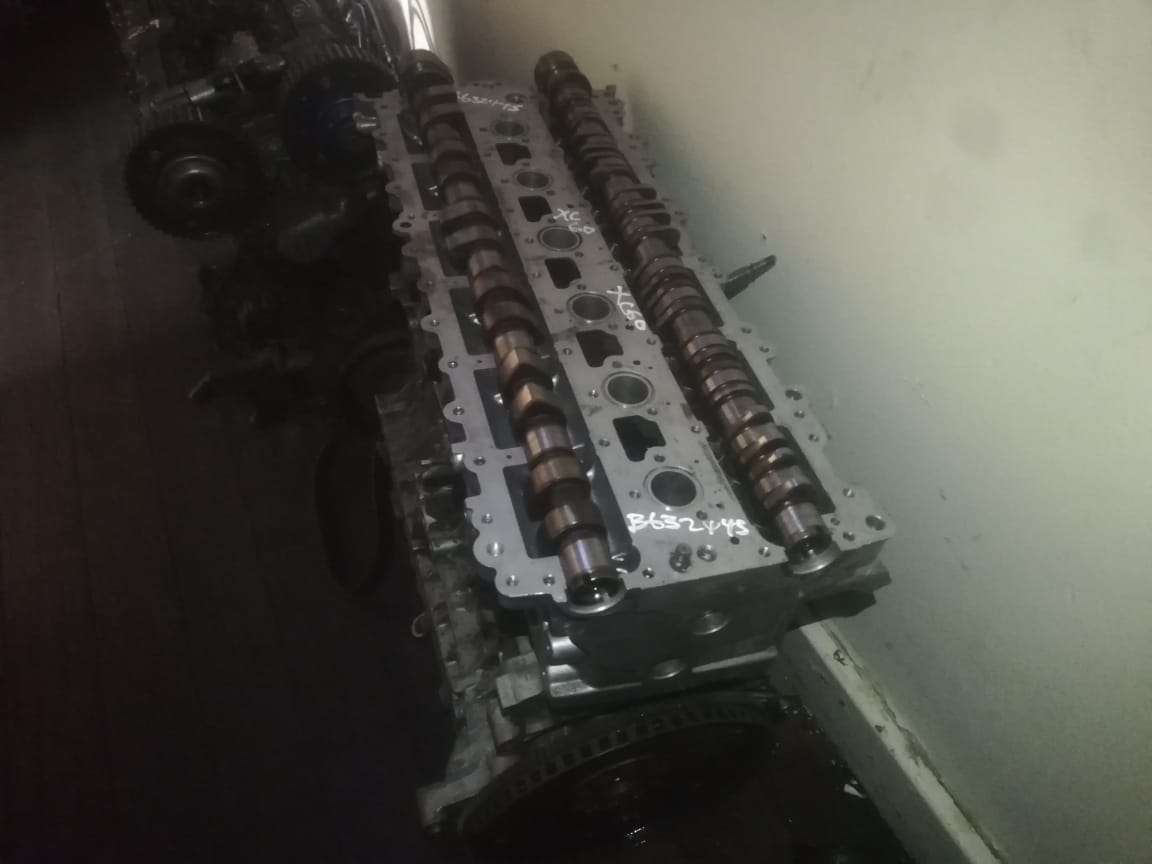 Volvo XC60 T6 Cylinder head for sale - Private Seller Volvo XC60 T6 Cylinder head for sale - Private Seller