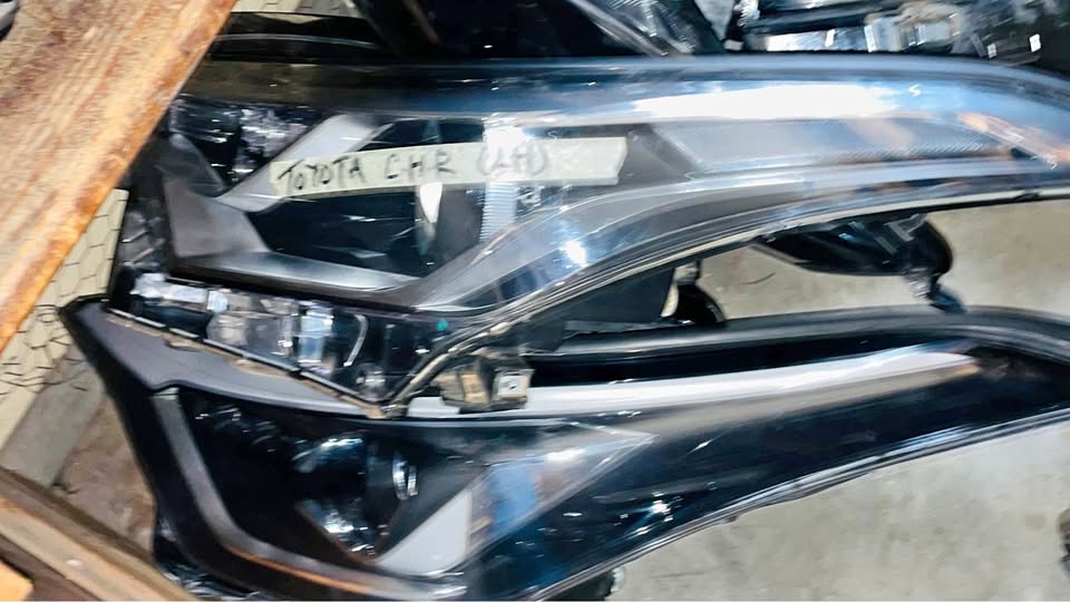 TOYOTA CHR HEADLIGHTS - Private Seller TOYOTA CHR HEADLIGHTS - Private Seller
