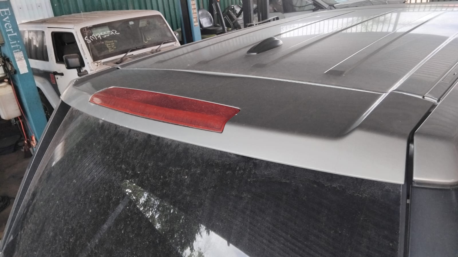 2010 Range Rover Vogue 5.0 V8 SC Boot Spoiler for sale - Private Seller 2010 Range Rover Vogue 5.0 V8 SC Boot Spoiler for sale - Private Seller