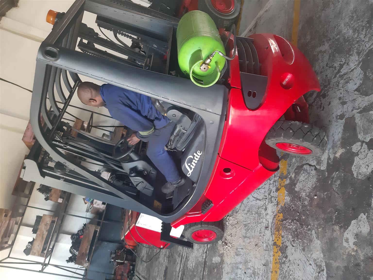 GOOD CONDITION 1.8 TON LINDE GAS FORKLIFTS FOR SALE 
