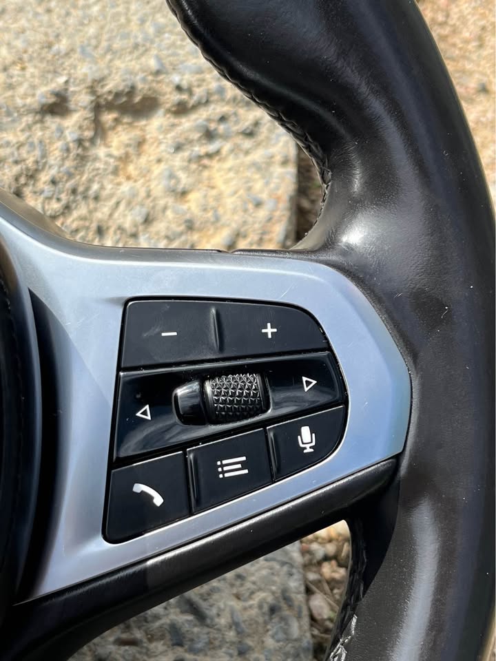BMW G-Series (G20) M Sport Steering Wheel Fits F30 (Buttons Not Working) - Private Seller BMW G-Series (G20) M Sport Steering Wheel Fits F30 (Buttons Not Working) - Private Seller