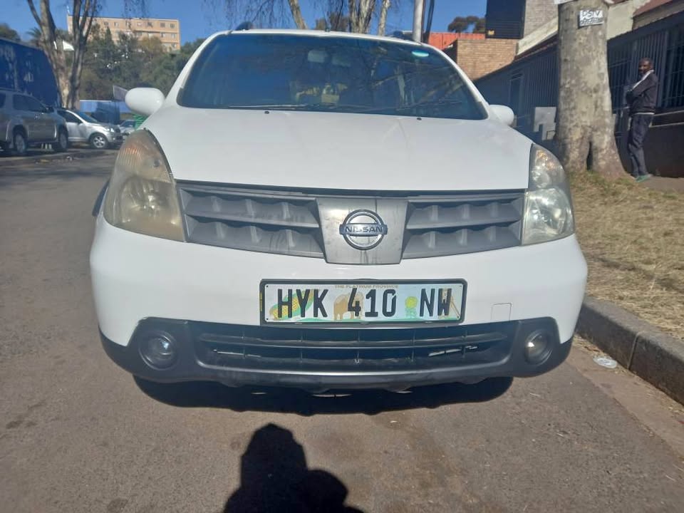 2013 Nissan Livina Xgear 1.6 Petrol, Manual, White, Spere key, 85000kms,