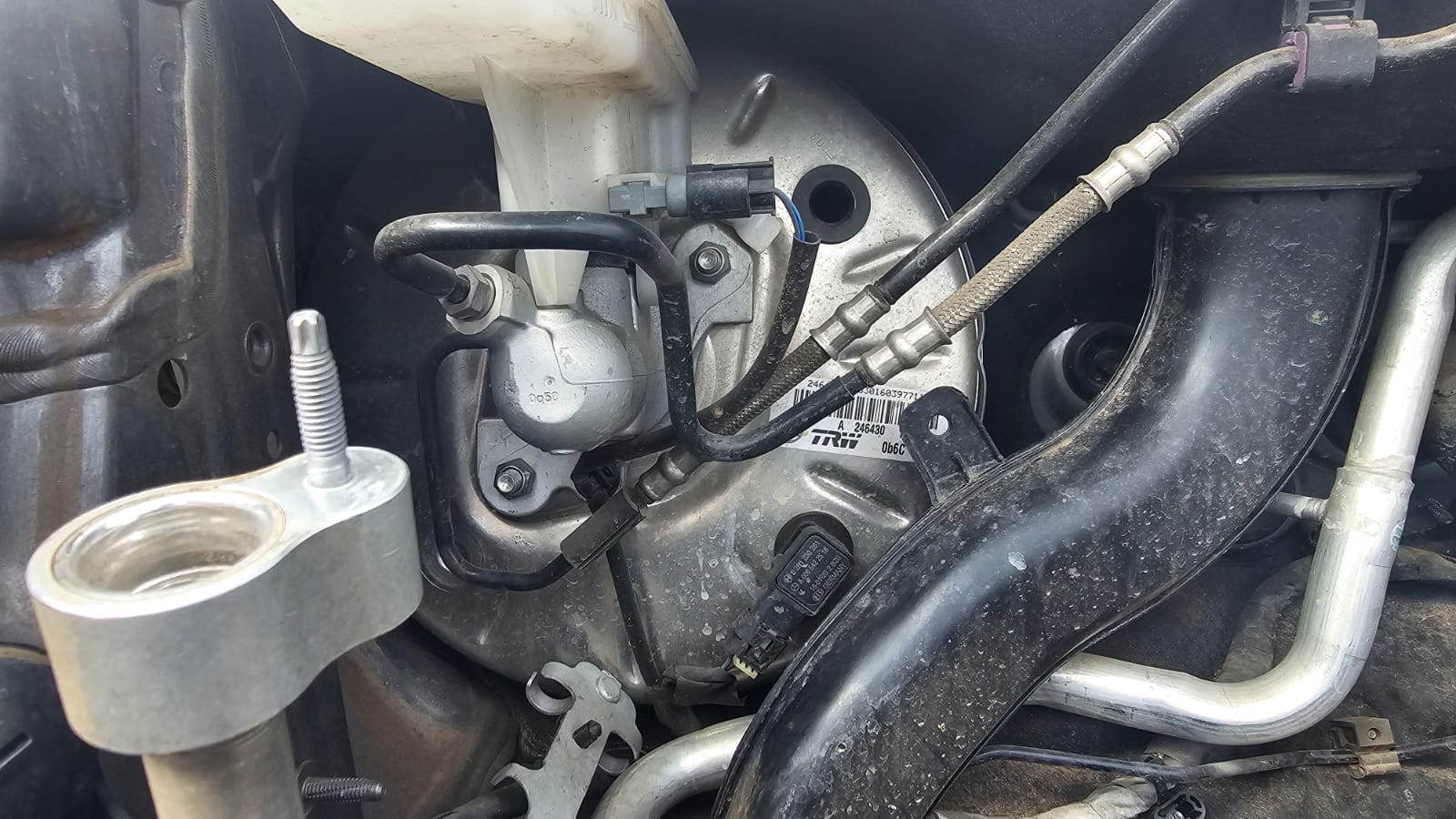 Benz A200 W176 brake booster master cylinder for sale used Benz A200 W176 brake booster master cylinder for sale used