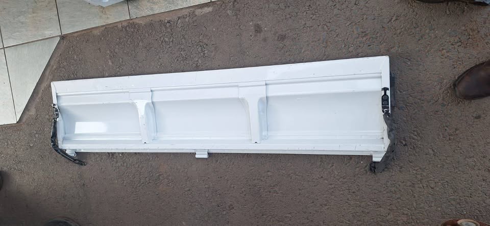 Kia K2700 bakkie tailgate for sale my number WhatsApp or cell
