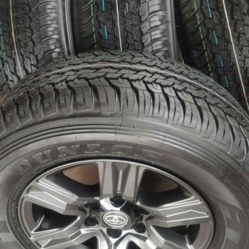 OEM Toyota rims and tyres