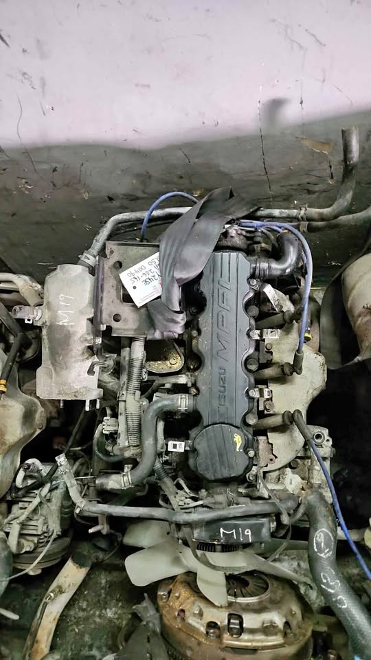 ISUZU KB24000 C24SE ENGINE FOR SALE - Private Seller ISUZU KB24000 C24SE ENGINE FOR SALE - Private Seller