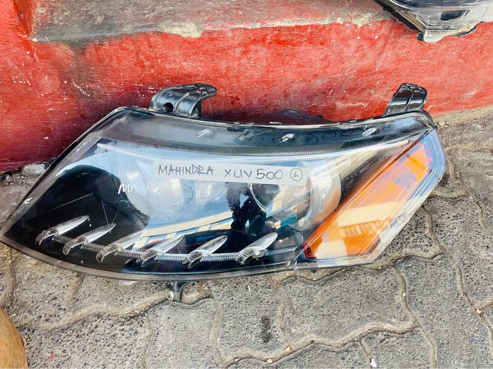Mahindra XUV500 headlight - Private Seller Mahindra XUV500 headlight - Private Seller