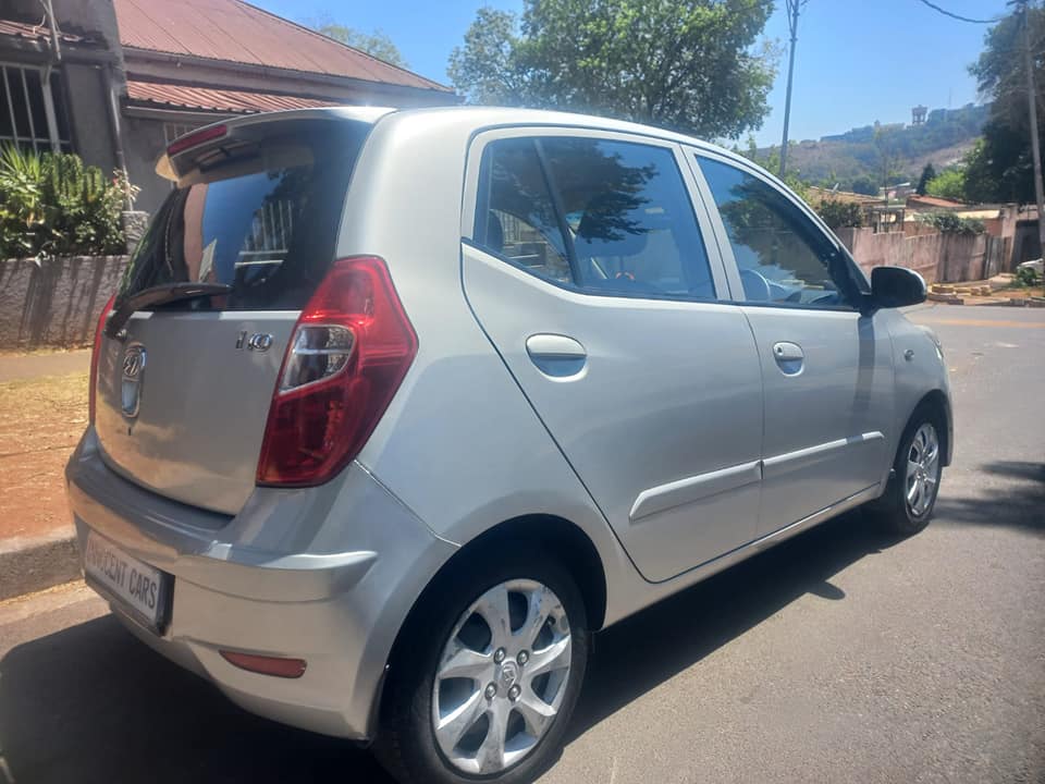2013 HYUNDAI i10 HATCHBACK 1.1 PETROL, MANUAL, SILVER COLOR, MILEAGE 85000KMS