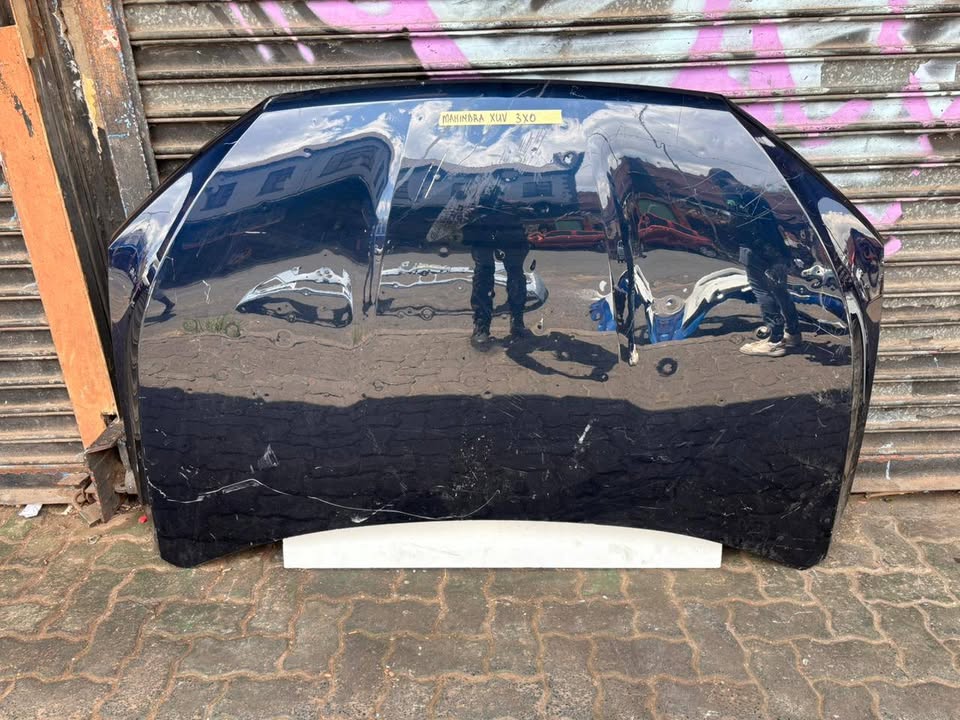 Mahindra xuv 3x0 Bonnet - Private Seller Mahindra xuv 3x0 Bonnet - Private Seller