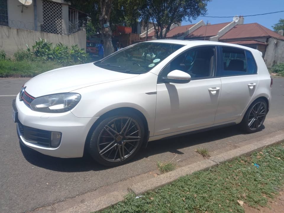 2011 VW Golf 6 GTI 2.0 Petrol Automatic Transmission White Color Mileage 75000kms