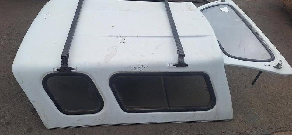 MK1 Volkswagen Caddy Bakkie Canopy For Sale - Private Seller