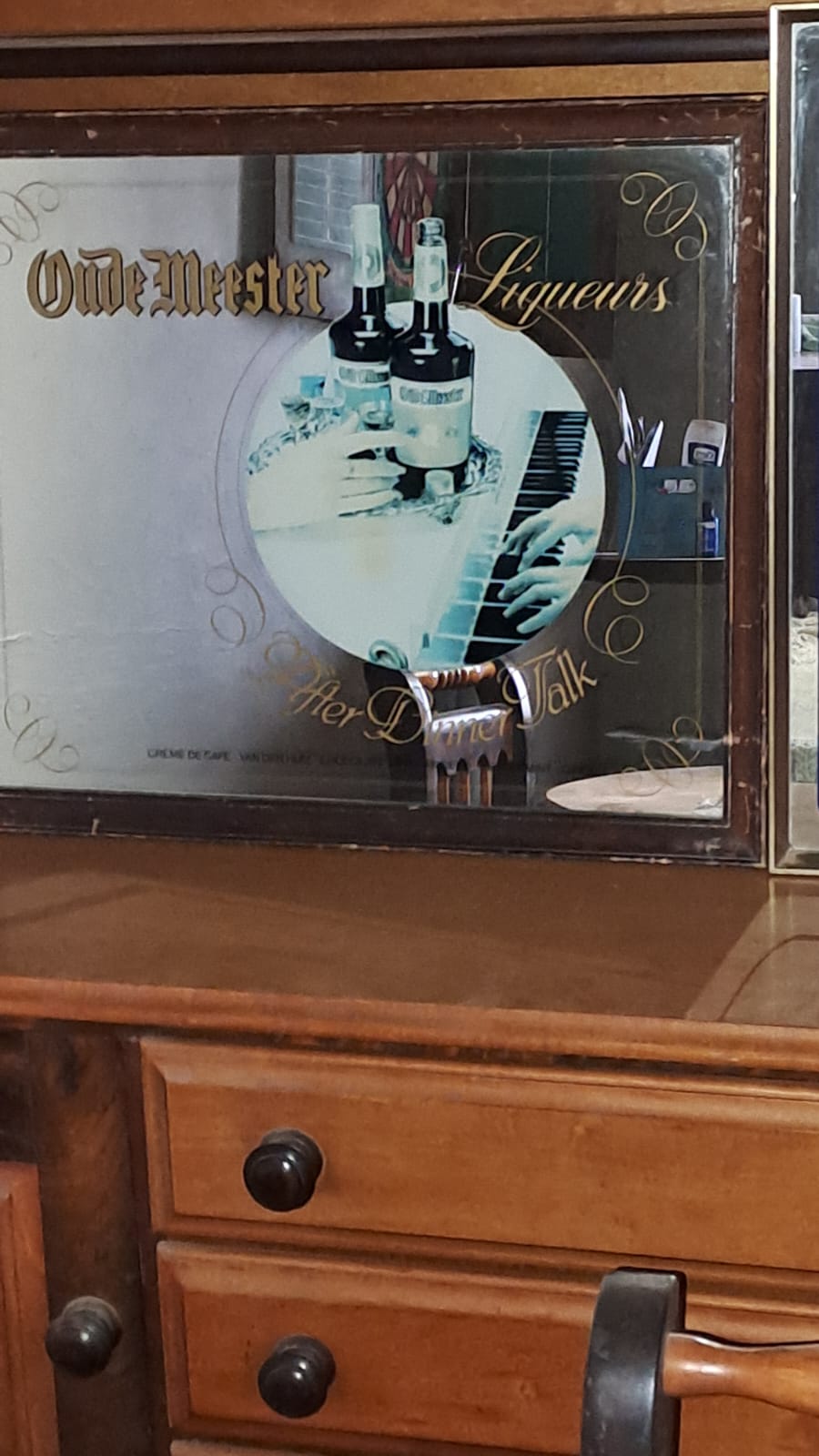 Bar mirrors with Gants and other alcohol emblems on