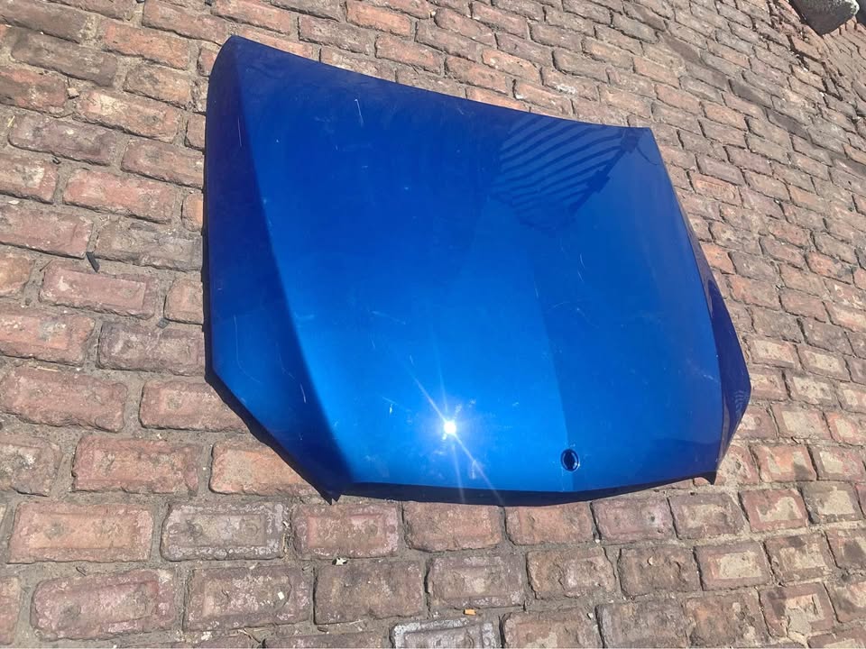 Mercedes Benz W205 bonnet