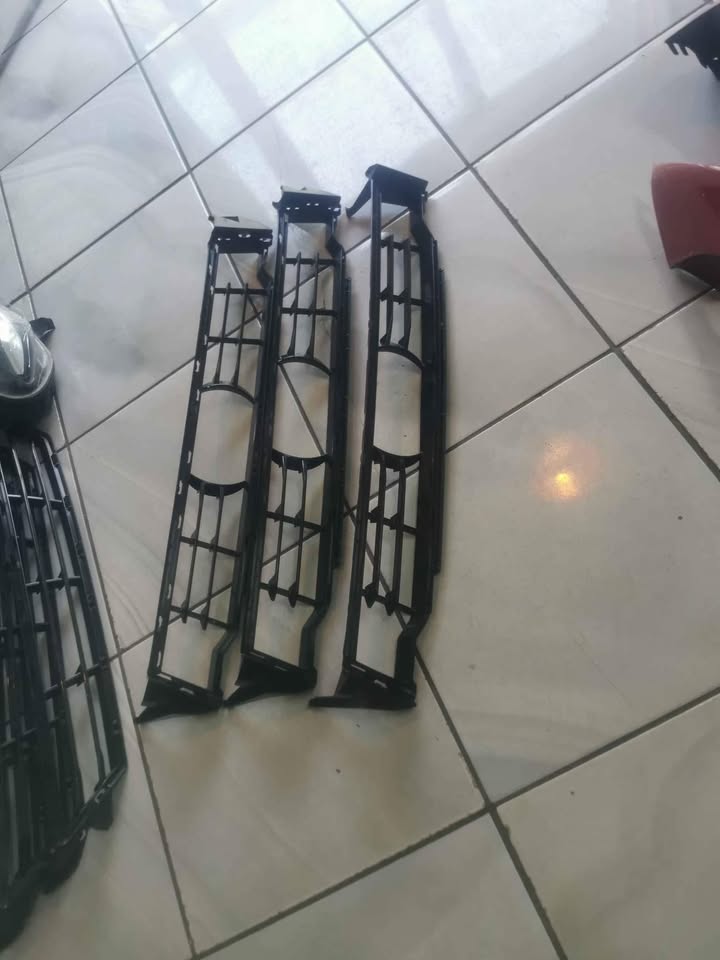 BMW X3 GO1 center bumper grills - Private Seller BMW X3 GO1 center bumper grills - Private Seller