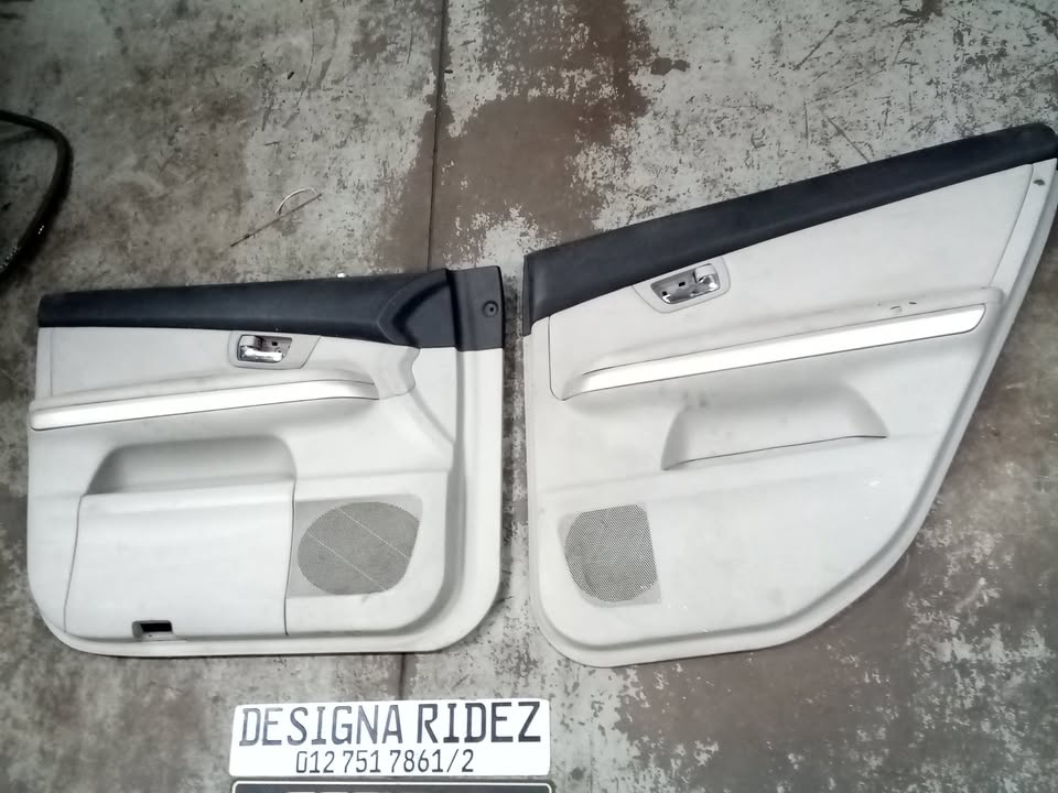 LEXUS RX400H/RX300H DOOR PANELS - Private Seller LEXUS RX400H/RX300H DOOR PANELS - Private Seller