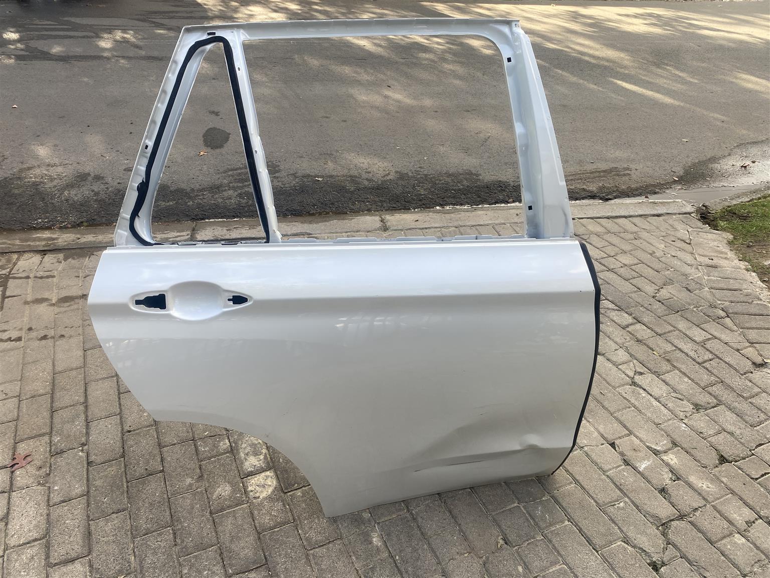 2018 BMW X3 RIGHT REAR DOOR SHELL FOR SALE 2018 BMW X3 RIGHT REAR DOOR SHELL FOR SALE