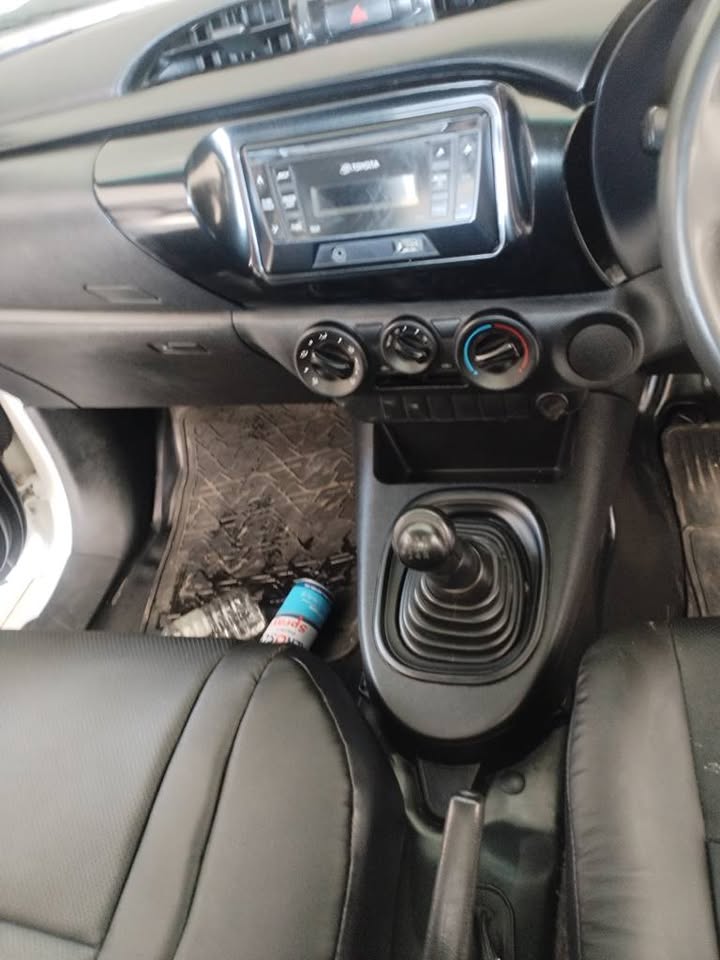 2019 TOYOTA HILUX 2.0 4x2 SINGLE CAB MANUAL