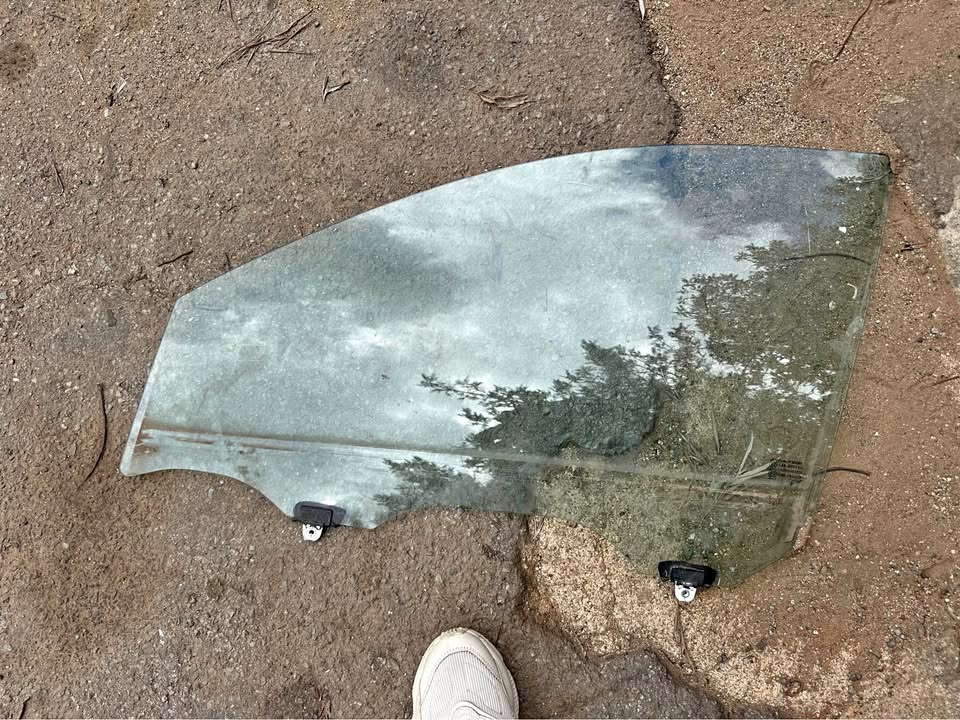 BMW f30 right front door glass - Private Seller BMW f30 right front door glass - Private Seller
