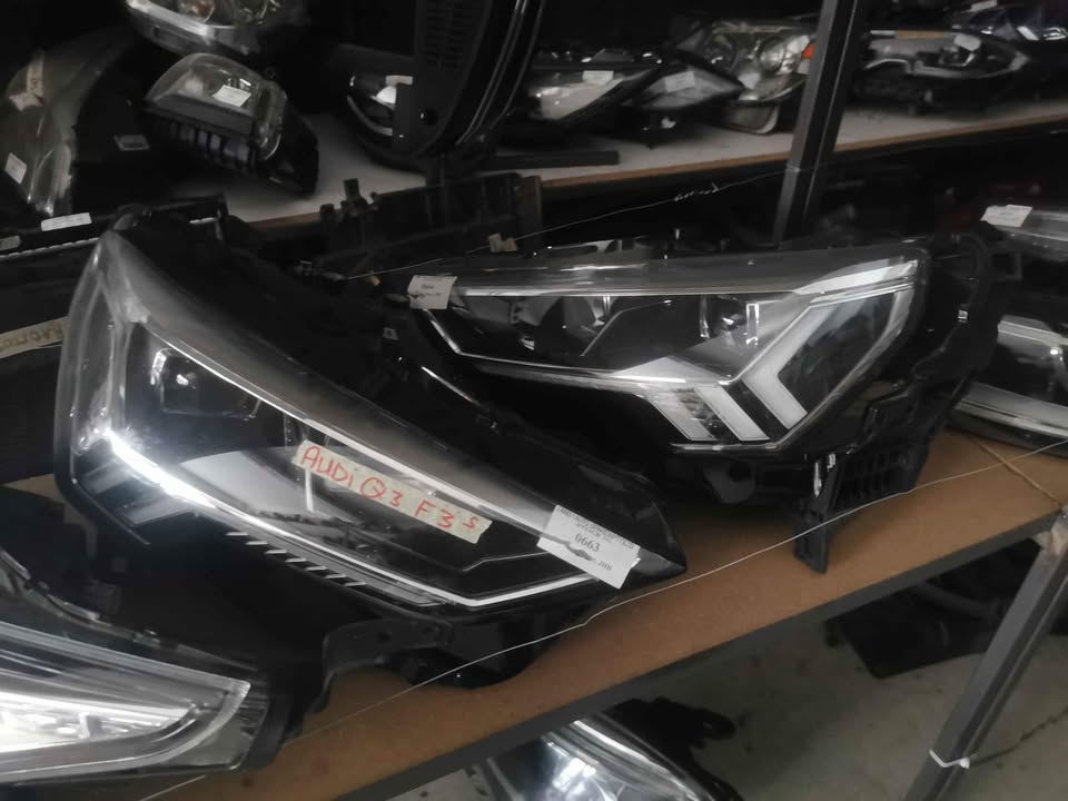 Audi Q3 headlights 2023 - Private Seller Audi Q3 headlights 2023 - Private Seller