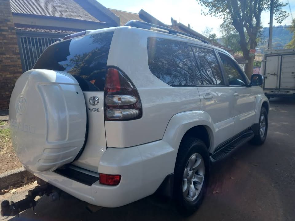 2009 Toyota Prado V6 Petrol, Automatic 4x4, Leather seat, Spere key, Service book
