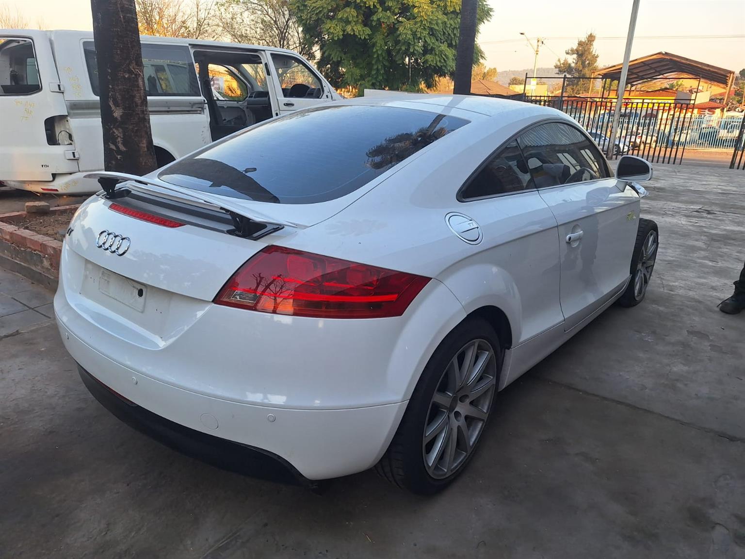 Just In – Audi TT 2.0 Now Stripping for Spares – German Parts Specialists, Preto - Private Seller