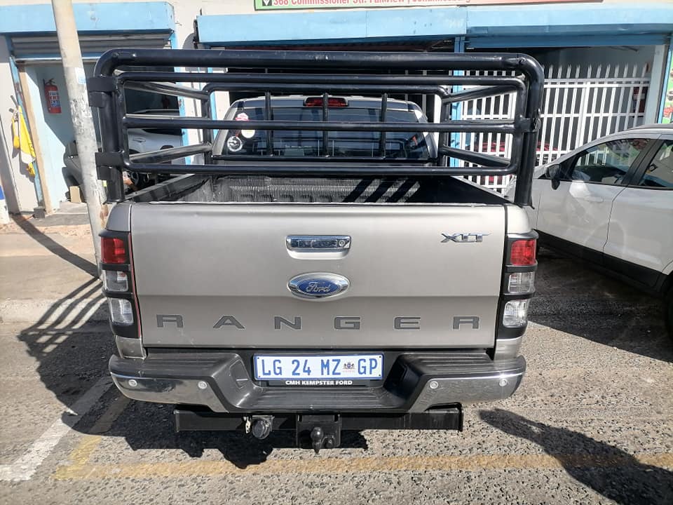 2016 Ford Ranger 3.2 6Speed XLT Automatic Double Cab 4x4 Bakkie with a Leather seat
