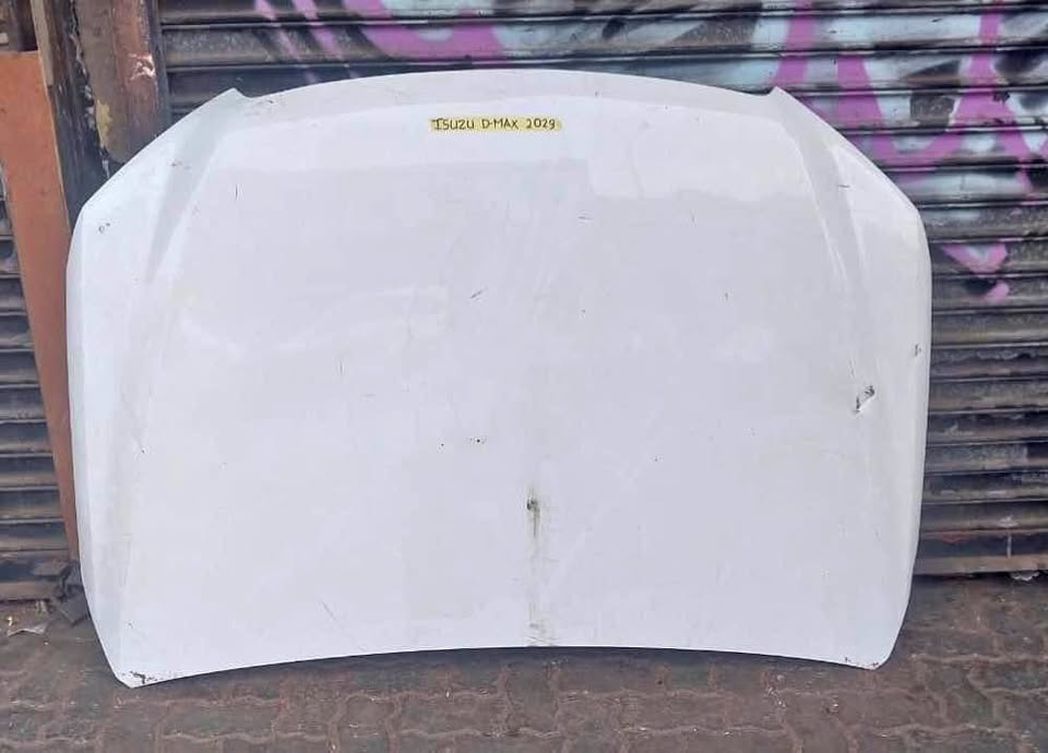 Isuzu D-Max bonnet 2023 - Private Seller Isuzu D-Max bonnet 2023 - Private Seller
