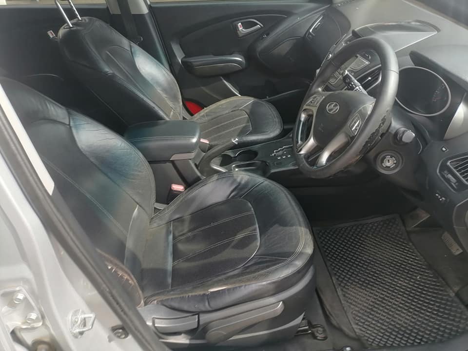 2012 Hyundai iX35 2.0 leather seat and Automatic