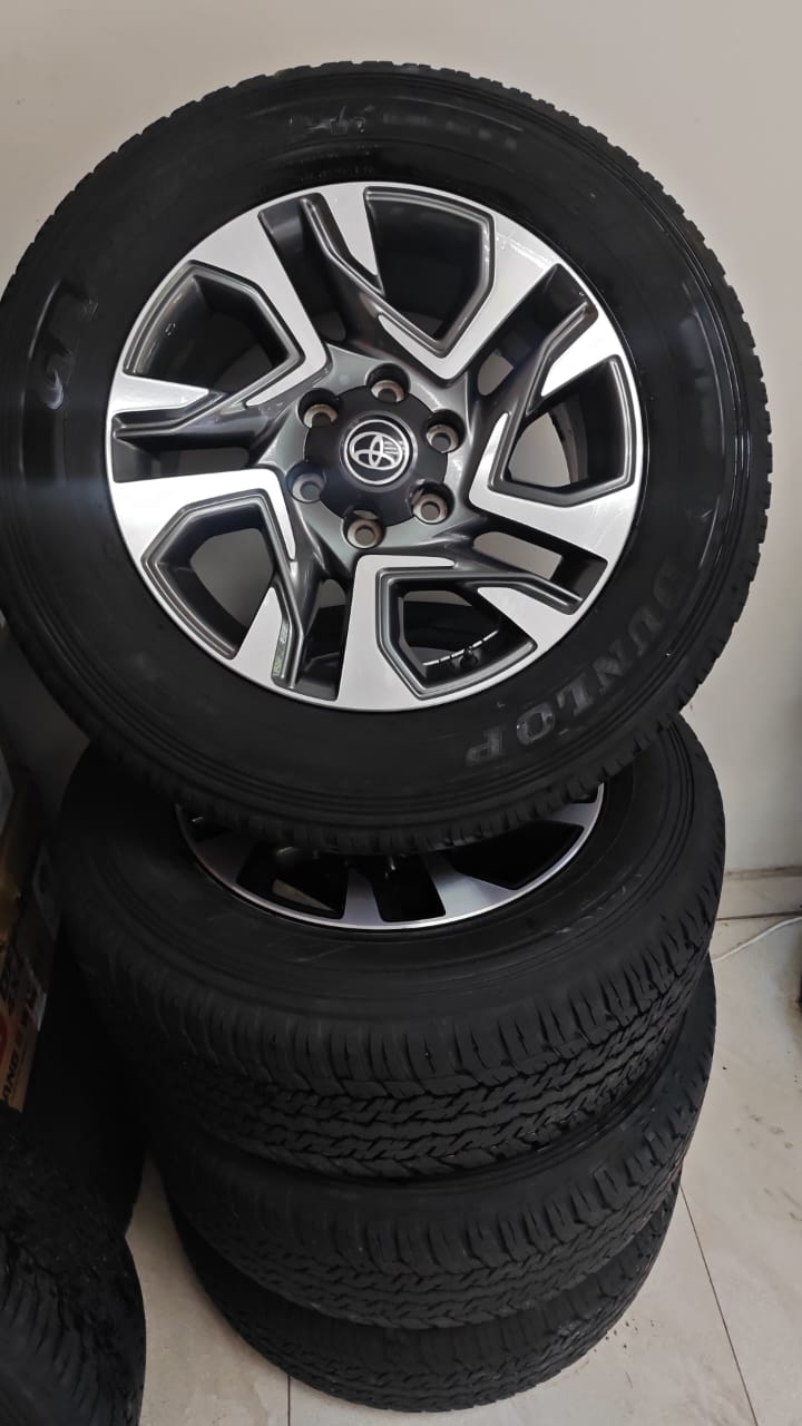 18inch Toyota Fortuner/Legend 55 original mags with Good used 265 60 18 Dunlop G - Private Seller 18inch Toyota Fortuner/Legend 55 original mags with Good used 265 60 18 Dunlop G - Private Seller