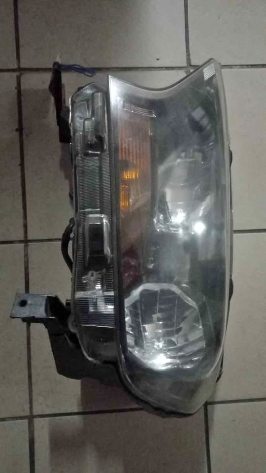 Ford ranger t7 lhs Headlight selling - Private Seller Ford ranger t7 lhs Headlight selling - Private Seller