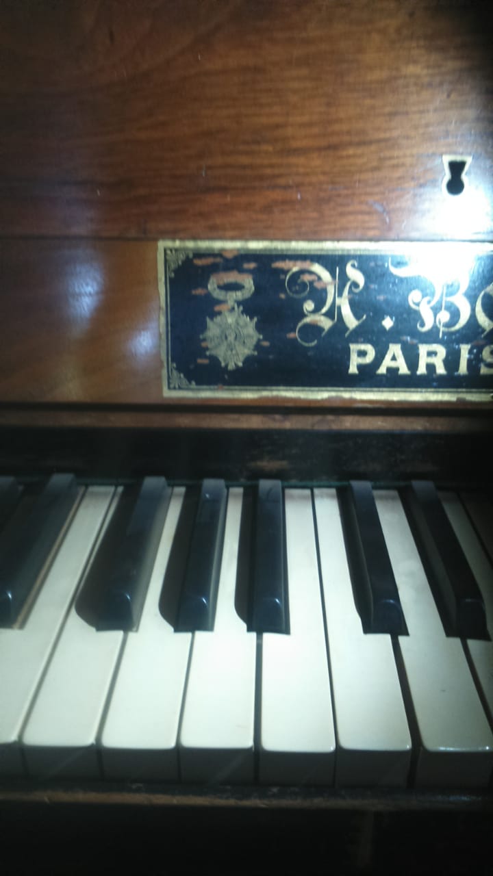 Piano Antique / Cottage Upright 1892