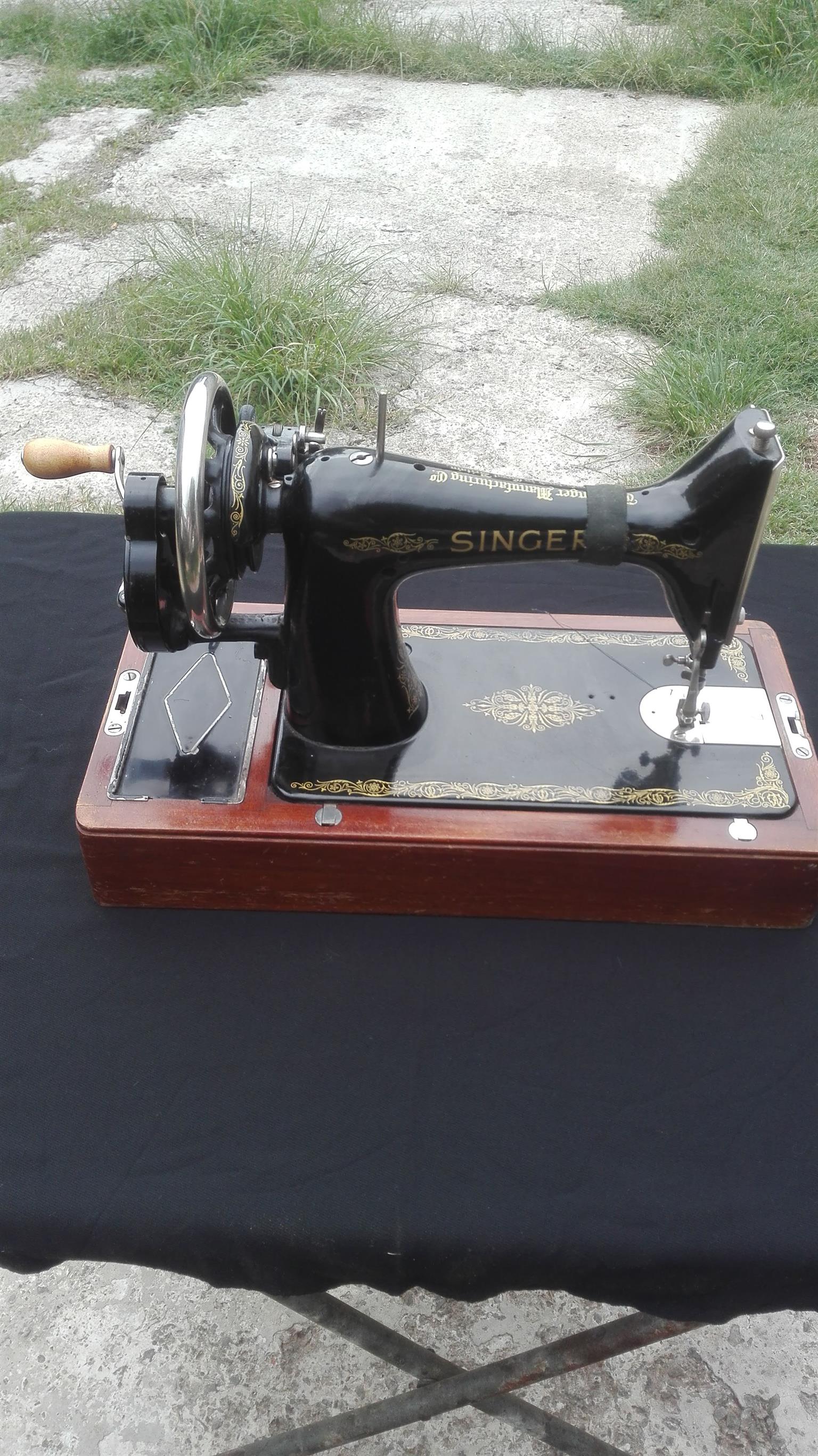 1951 Singer Sewing Machine  (69 Years old )