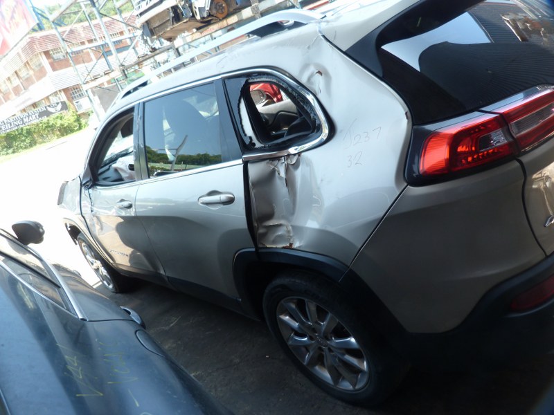 Jeep Cherokee LTD 3.2 AT - 2015 SPARESBOYZ STRIPPING FOR SPARES - Private Seller Jeep Cherokee LTD 3.2 AT - 2015 SPARESBOYZ STRIPPING FOR SPARES - Private Seller