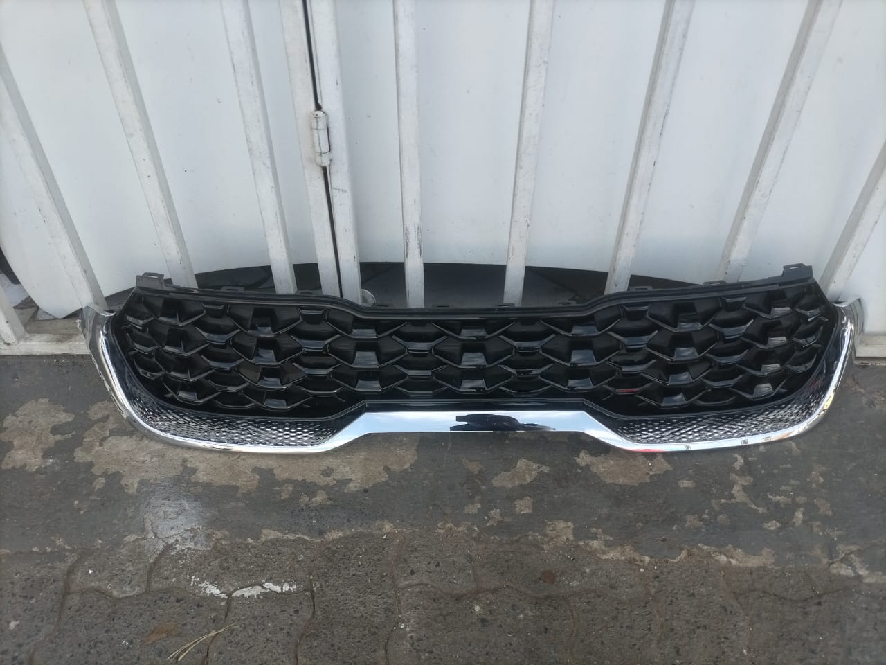 2021-2024 KIA SONET FRONT GRILL FOR SALE - Private Seller