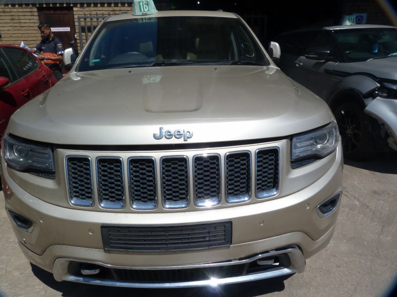 Jeep Grand Cherokee 3.0L V6 CRD Overland 4X4 AT Gold - 2014 STRIPPING FOR SPARES - Private Seller Jeep Grand Cherokee 3.0L V6 CRD Overland 4X4 AT Gold - 2014 STRIPPING FOR SPARES - Private Seller