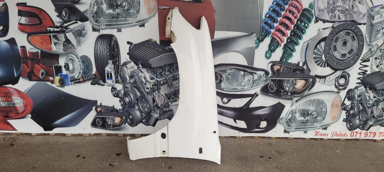 2006 TOYOTA LAND CRUISER 100 SERIES LEFT FRONT FENDER FOR SALE. - Private Seller 2006 TOYOTA LAND CRUISER 100 SERIES LEFT FRONT FENDER FOR SALE. - Private Seller