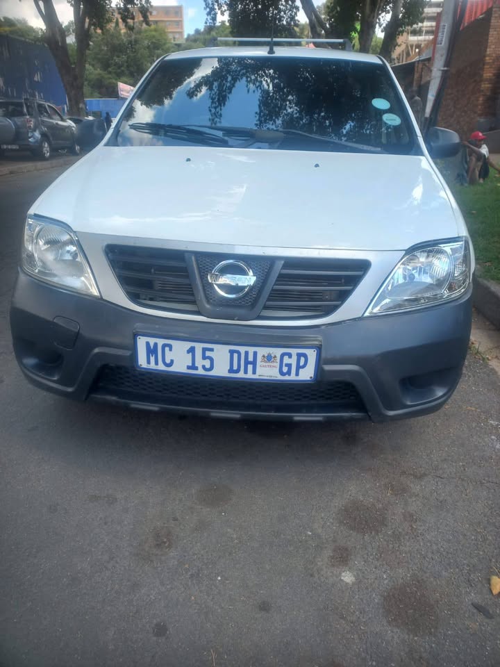 2019 Nissan NP200 1.6 Petrol, Manual, white color, mileage 75000kms,